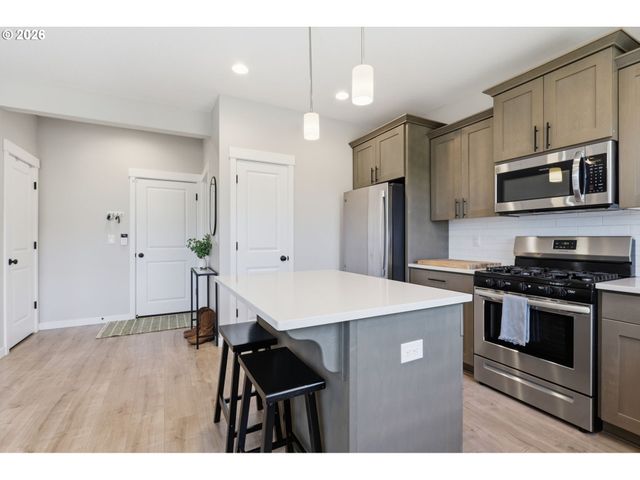 8512 N 2ND Loop, Ridgefield, WA 98642