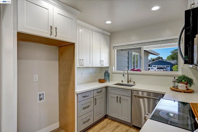 820 Arbor Ct, Livermore, CA 94550