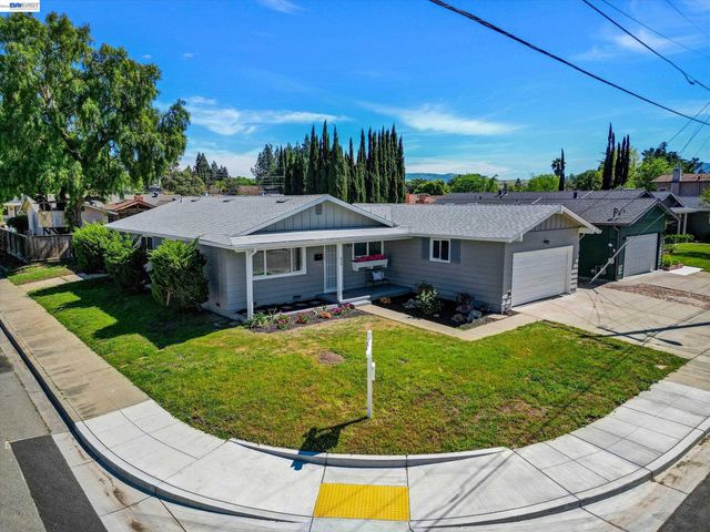 820 Arbor Ct, Livermore, CA 94550
