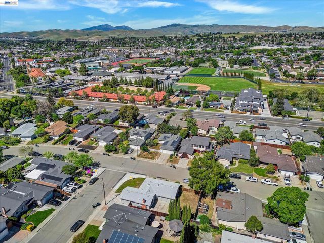 820 Arbor Ct, Livermore, CA 94550