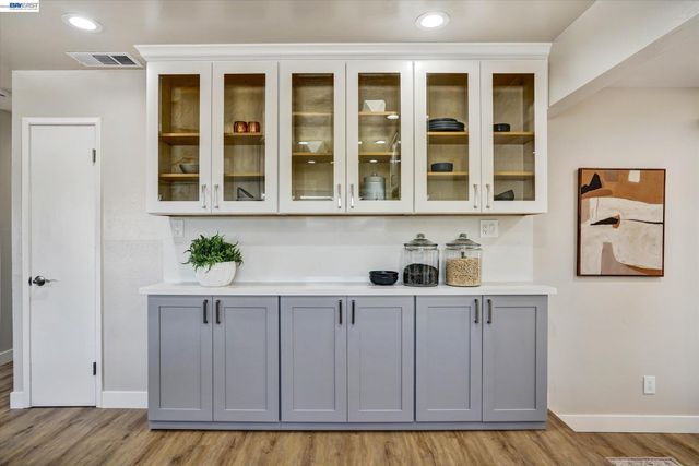 820 Arbor Ct, Livermore, CA 94550