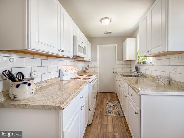 1926 LINCOLN AVE, Croydon, PA 19021