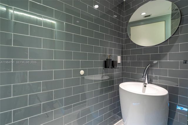 2627 S Bayshore Drive 1408, Miami, FL 33133