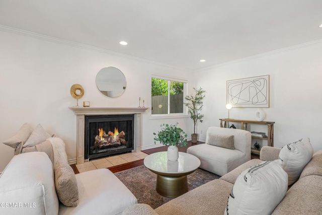 1124 Bright Glen Circle, Westlake Village, CA 91361