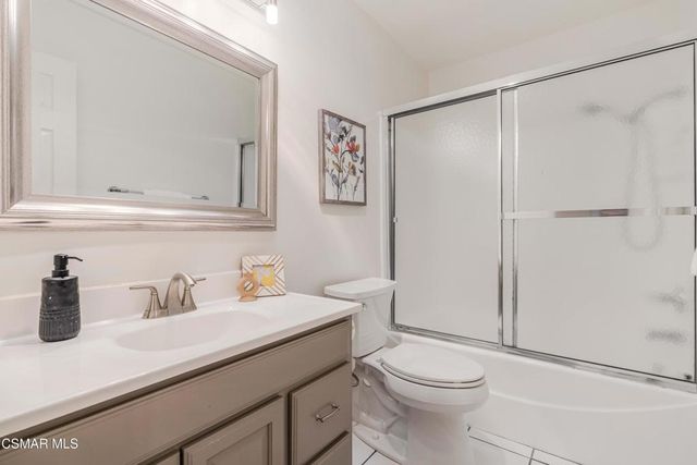 1124 Bright Glen Circle, Westlake Village, CA 91361