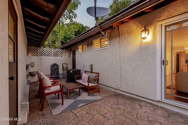 1124 Bright Glen Circle, Westlake Village, CA 91361