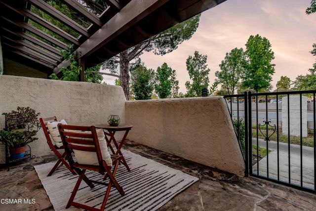 1124 Bright Glen Circle, Westlake Village, CA 91361