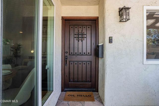 1124 Bright Glen Circle, Westlake Village, CA 91361