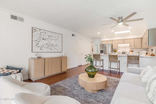 1124 Bright Glen Circle, Westlake Village, CA 91361