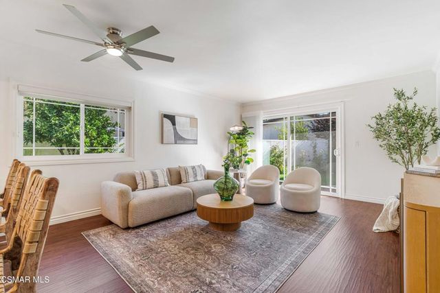 1124 Bright Glen Circle, Westlake Village, CA 91361