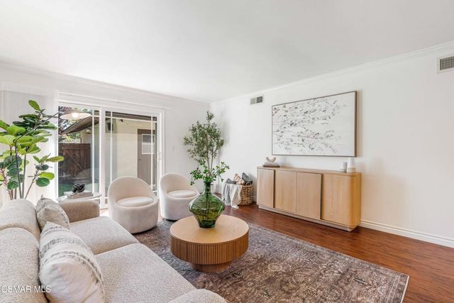 1124 Bright Glen Circle, Westlake Village, CA 91361