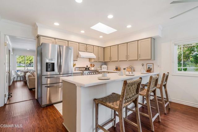 1124 Bright Glen Circle, Westlake Village, CA 91361
