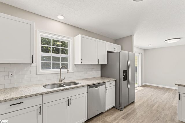 515 Hartwell Drive, Seneca, SC 29672
