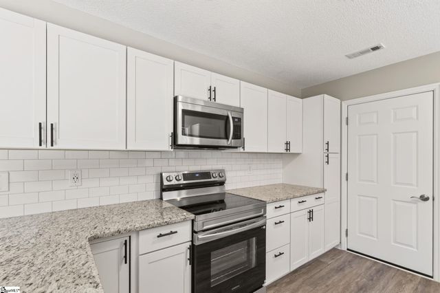 515 Hartwell Drive, Seneca, SC 29672