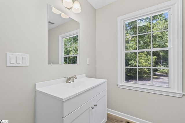 515 Hartwell Drive, Seneca, SC 29672