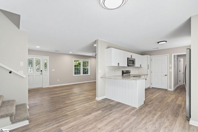 515 Hartwell Drive, Seneca, SC 29672