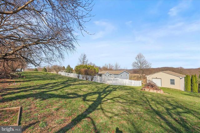 12260 HIGH POINT RD, Felton, PA 17322