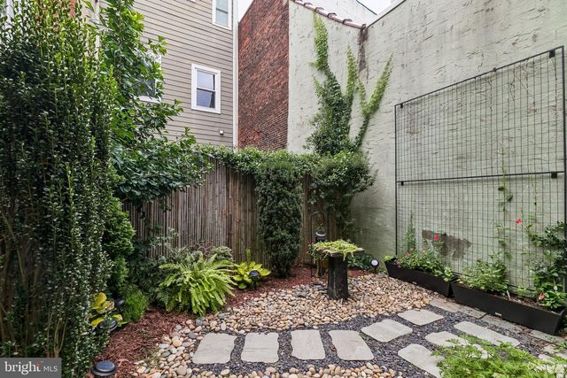 2311 E GORDON ST, Philadelphia, PA 19125