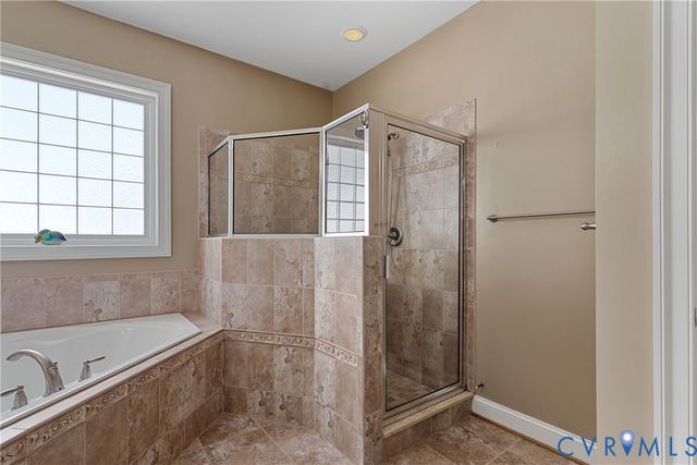 9118 Colonnade Cir, Ashland, VA 23005