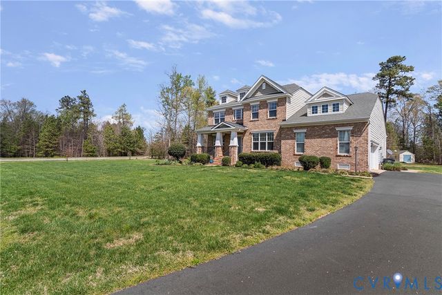 9118 Colonnade Cir, Ashland, VA 23005