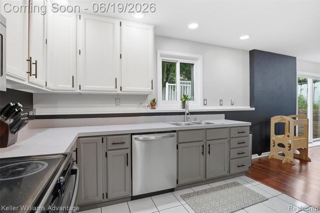 572 River Pointe Court, Milan, MI 48160