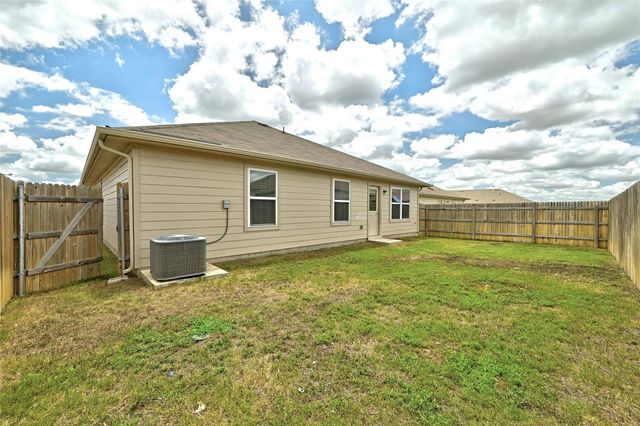 5800 Shanjia DR, Austin, TX 78724