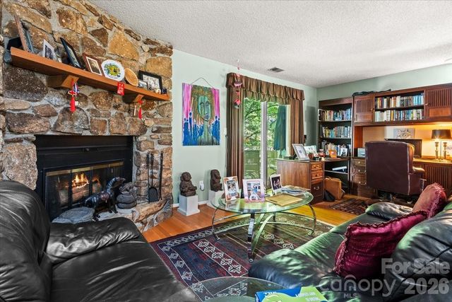 39 Wildwood Avenue, Asheville, NC 28804