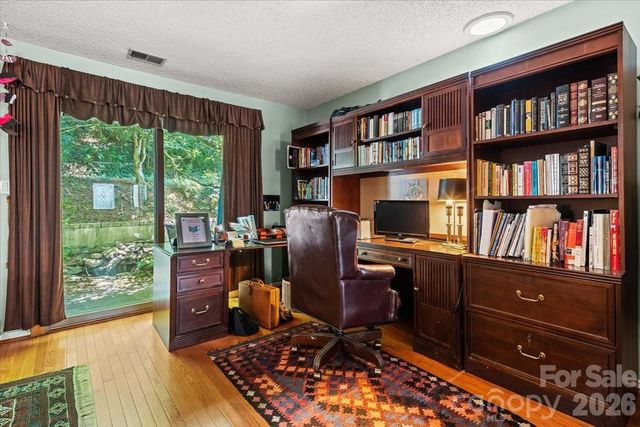 39 Wildwood Avenue, Asheville, NC 28804