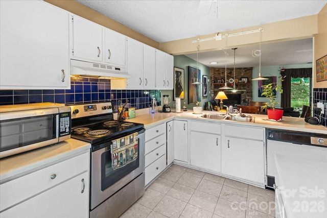 39 Wildwood Avenue, Asheville, NC 28804