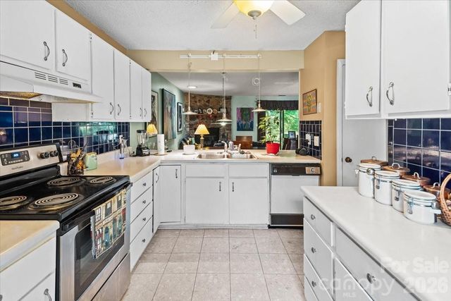 39 Wildwood Avenue, Asheville, NC 28804