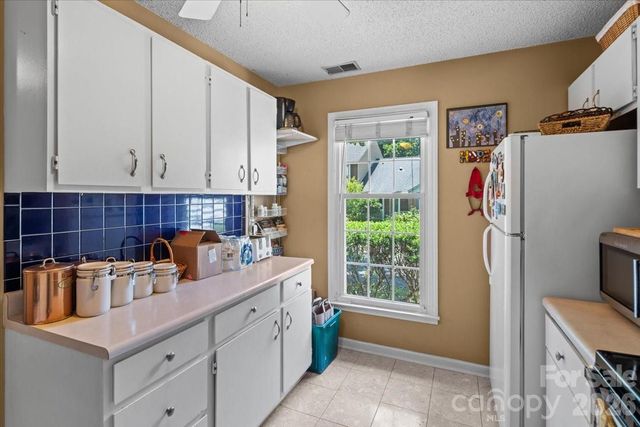 39 Wildwood Avenue, Asheville, NC 28804