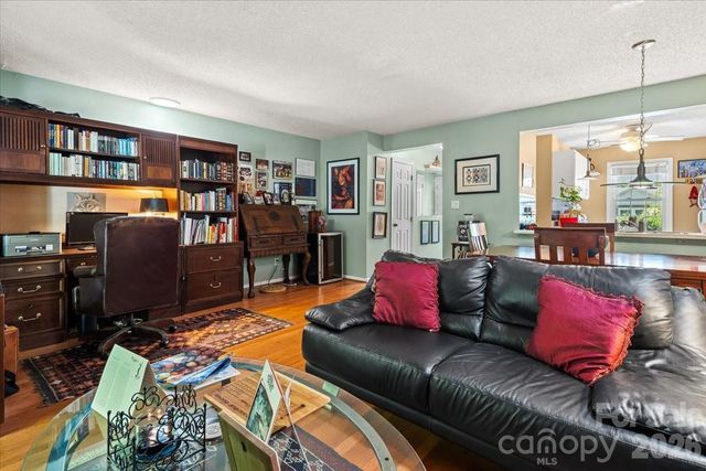 39 Wildwood Avenue, Asheville, NC 28804