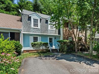 39 Wildwood Avenue, Asheville, NC 28804