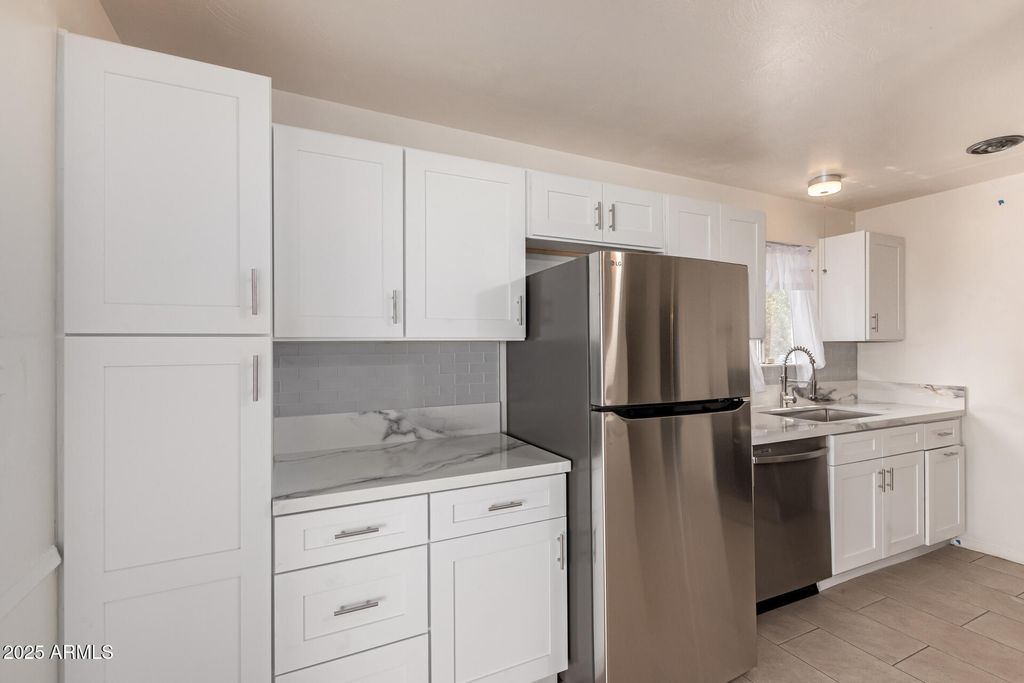 1407 E El Camino Drive, Phoenix, AZ 85020