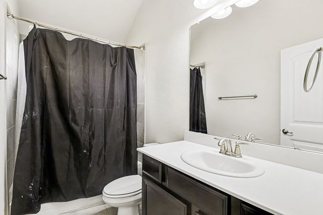 1205 Bentley Drive, Roanoke, TX 76262