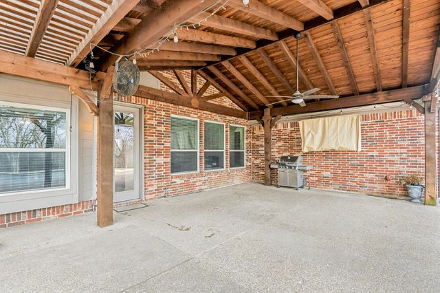 1205 Bentley Drive, Roanoke, TX 76262