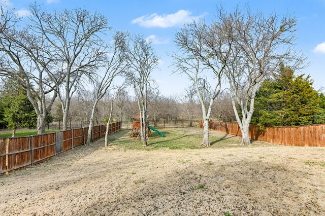 1205 Bentley Drive, Roanoke, TX 76262