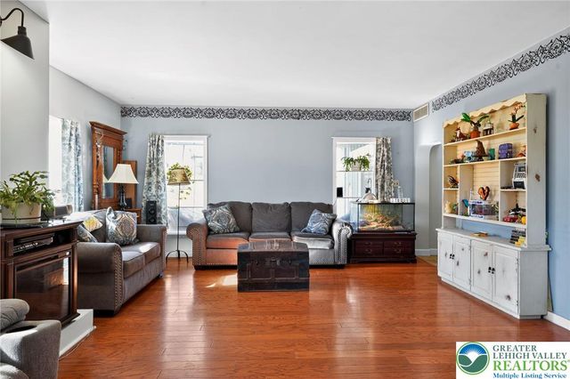 1746 friedensville Road, Lower Saucon Twp, PA 18015