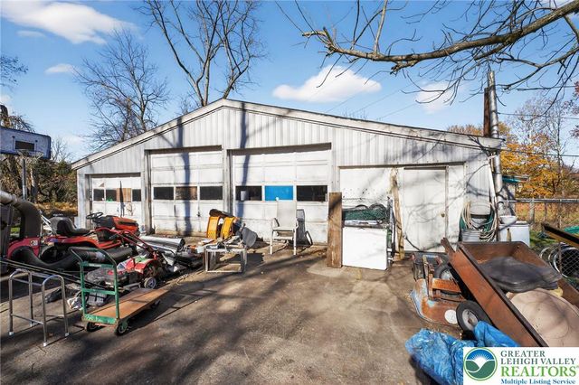 1746 friedensville Road, Lower Saucon Twp, PA 18015