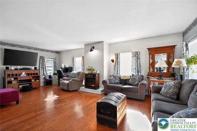 1746 friedensville Road, Lower Saucon Twp, PA 18015