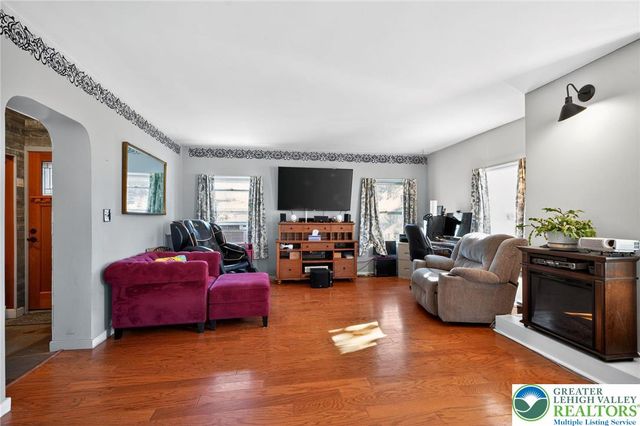 1746 friedensville Road, Lower Saucon Twp, PA 18015