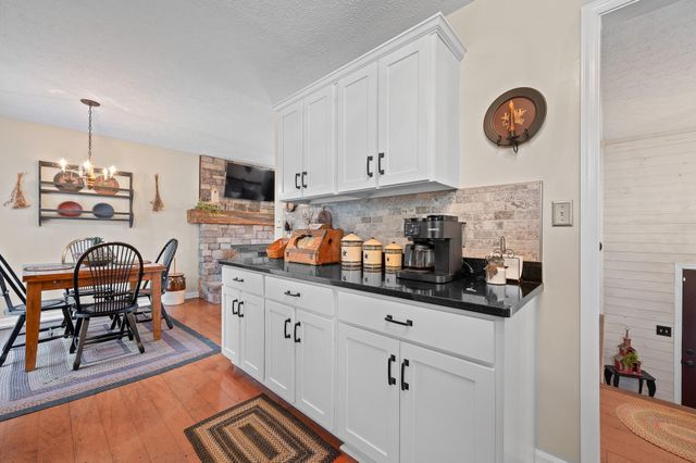 1136 Coolbrook RD, Bedford, VA 24523