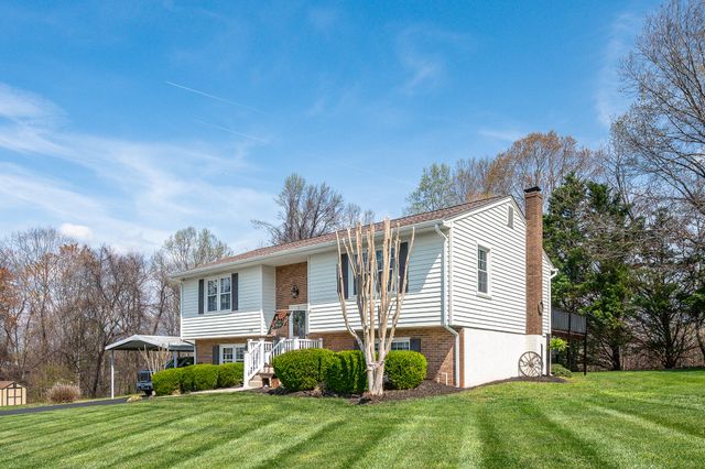 1136 Coolbrook RD, Bedford, VA 24523