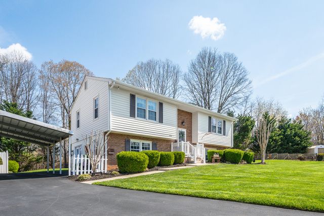 1136 Coolbrook RD, Bedford, VA 24523