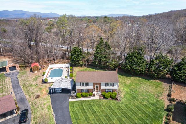 1136 Coolbrook RD, Bedford, VA 24523
