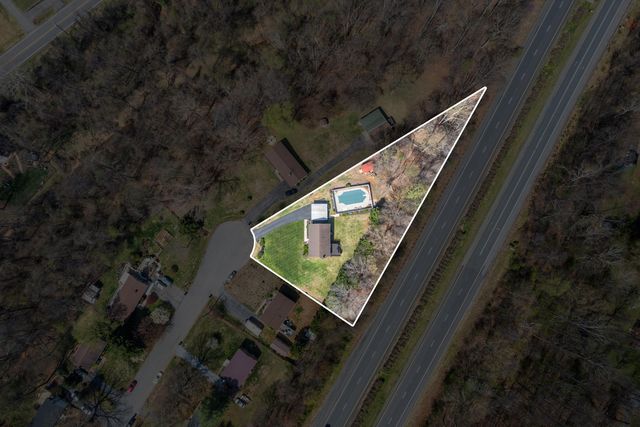 1136 Coolbrook RD, Bedford, VA 24523