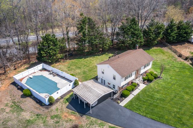 1136 Coolbrook RD, Bedford, VA 24523