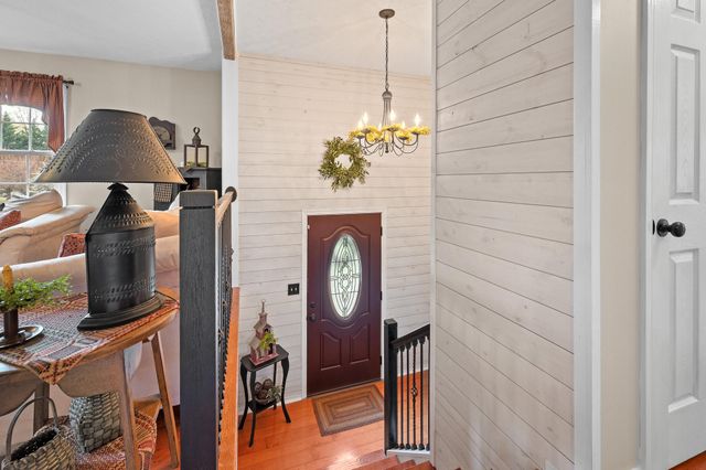 1136 Coolbrook RD, Bedford, VA 24523