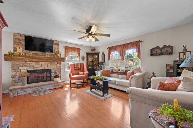 1136 Coolbrook RD, Bedford, VA 24523