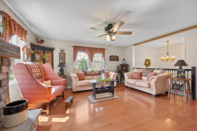 1136 Coolbrook RD, Bedford, VA 24523